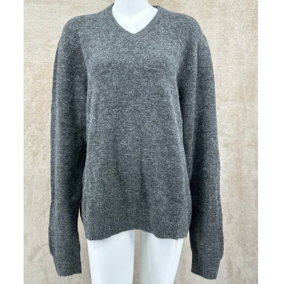 American Eagle Sweater Men XL Gray Knit V-Neck Stretch Neutral Travel Preppy NWT - Picture 1 of 9